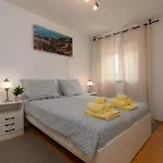 Sofia With Balcony - 55m2 - 1 Km To The Sea * Poreč