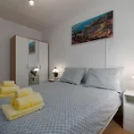 Sofia With Balcony - 55m2 - 1 Km To The Sea Apartamento Poreč