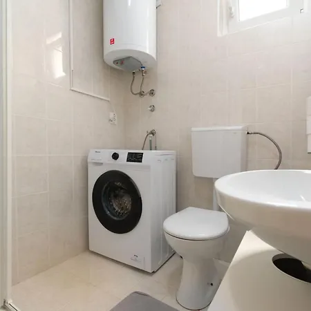 Apartman Sofia With Balcony - 55m2 - 1 Km To The Sea