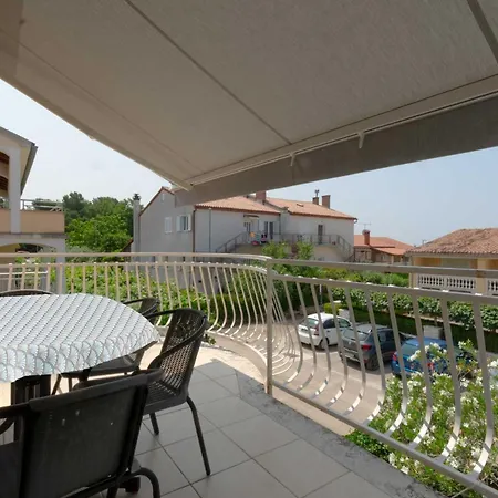 Sofia With Balcony - 55m2 - 1 Km To The Sea Poreč