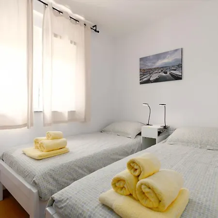 Sofia With Balcony - 55m2 - 1 Km To The Sea