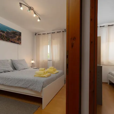 Апартаменты Sofia With Balcony - 55m2 - 1 Km To The Sea Пореч