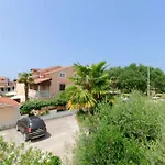 Sofia With Balcony - 55m2 - 1 Km To The Sea 아파트