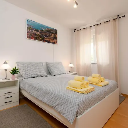 Sofia With Balcony - 55m2 - 1 Km To The Sea *